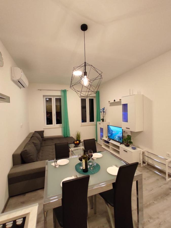 Apartment Ravnice Omiš Exterior foto