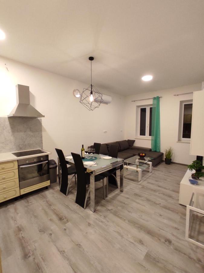 Apartment Ravnice Omiš Exterior foto