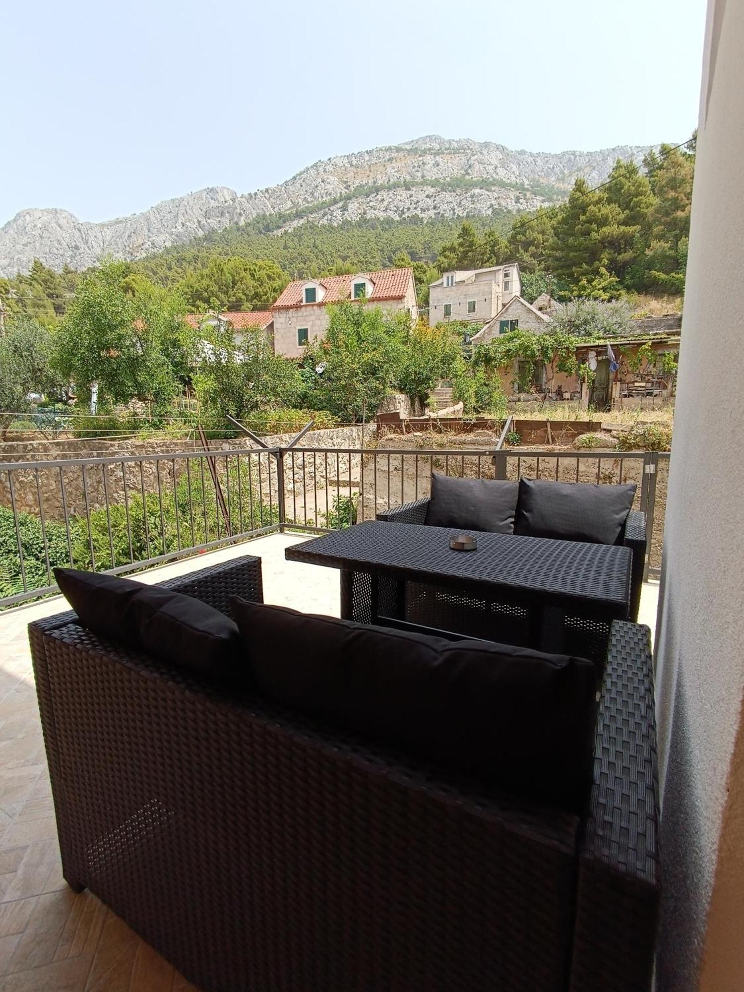 Apartment Ravnice Omiš Exterior foto